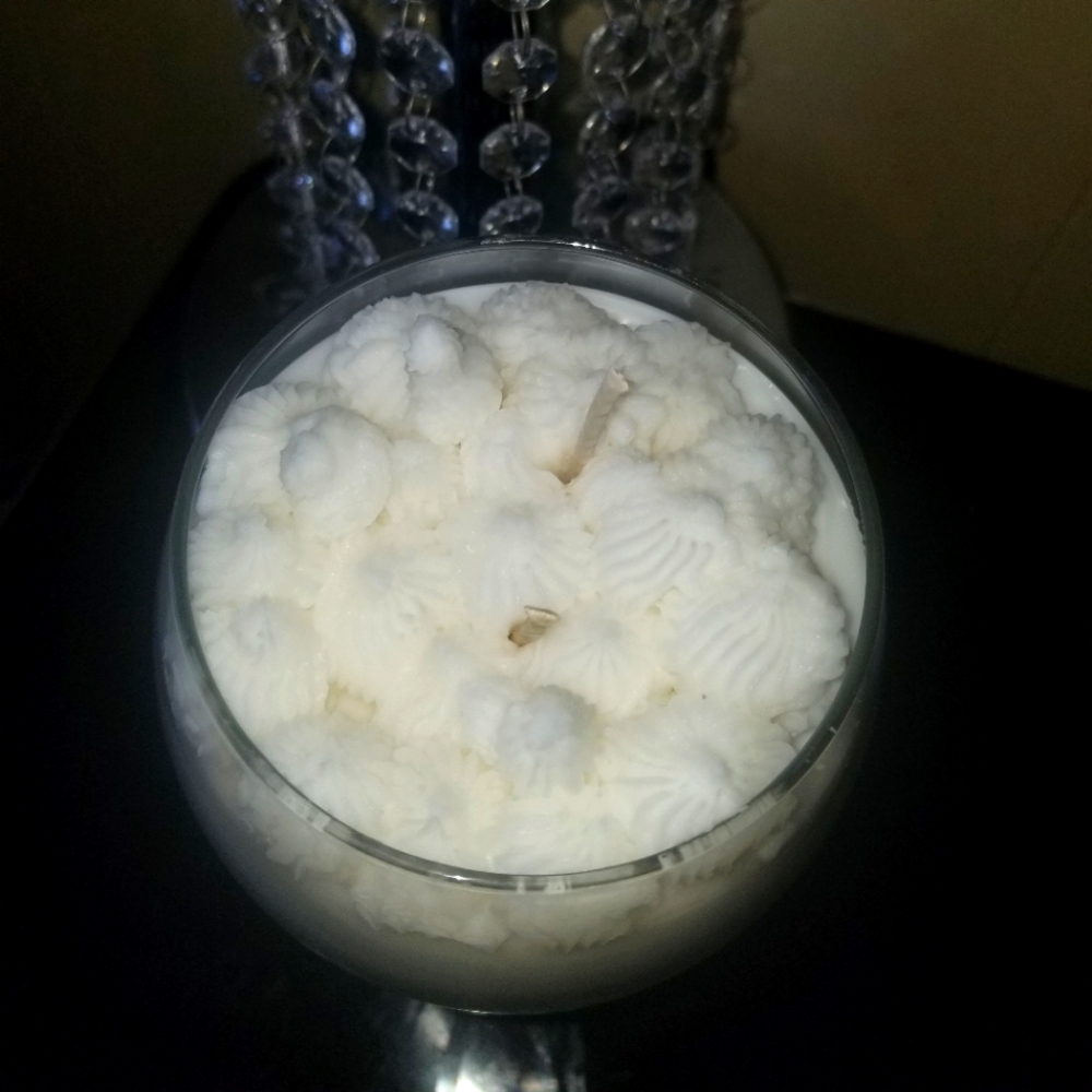 Heavenly Vanilla Scented Candle